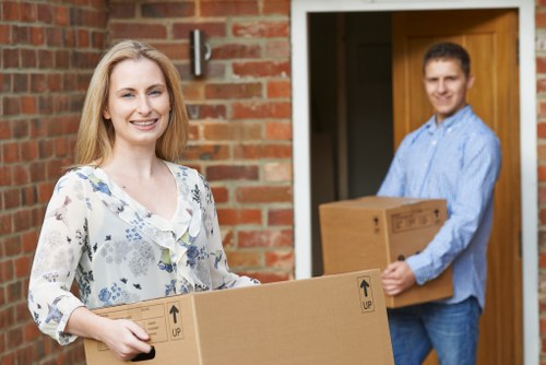 Packing supplies for house removals in Kew
